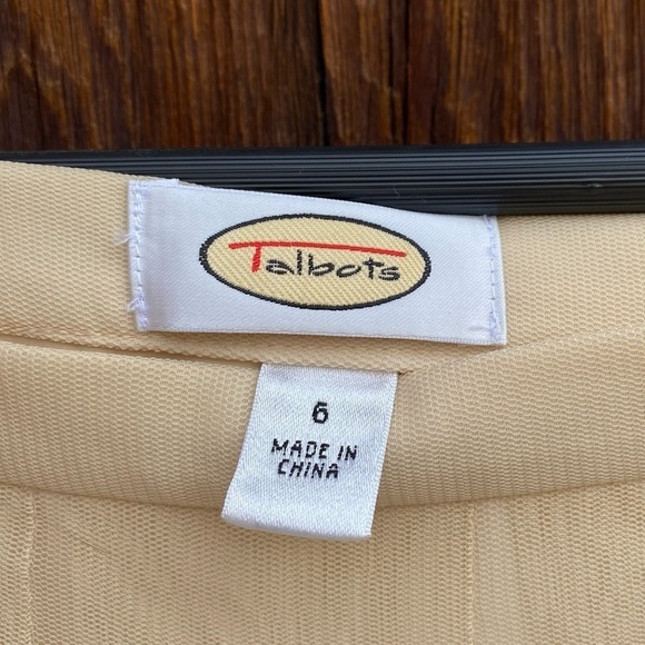 Talbots Ivory Tulle Overlay embroidered Skirt with side zipper. Size 6 NWOT - Picture 5 of 10